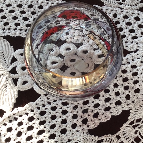 Elegant Glass Bowl - Picture 1 of 3
